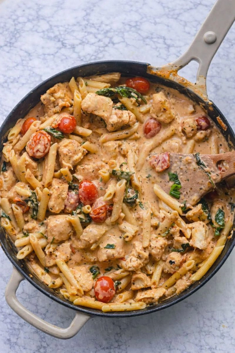 Creamy Chicken and Tomato Pasta (ONE Pan)